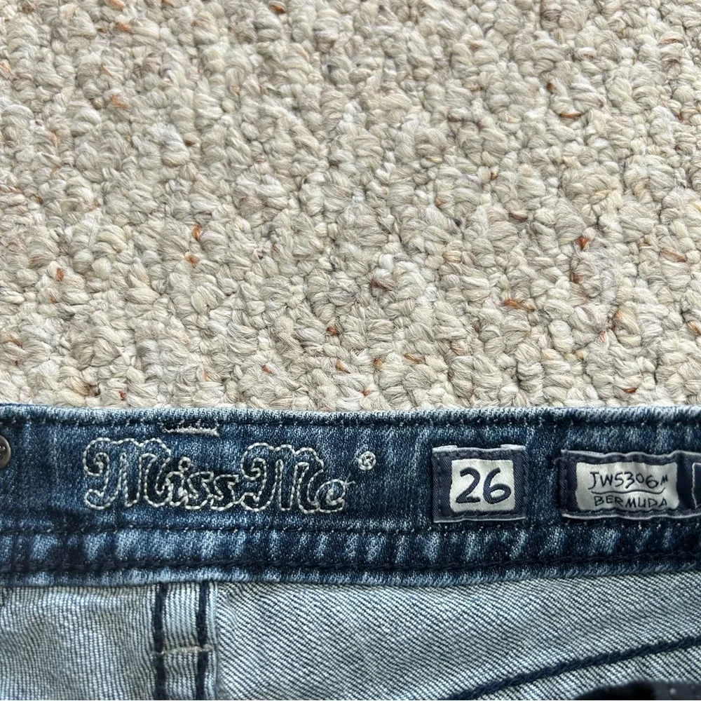 Miss Me Blue Bermuda Jean Shorts Womens 26 JW5306M Dark Wash 12" Inseam Slim - Picture 5 of 11